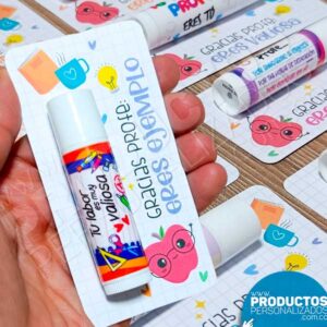 Bálsamo labial con tarjeta y empaque individual